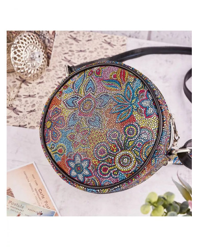 Apvali spalvinga odinė rankinė su gėlių motyvu